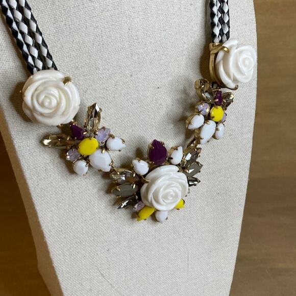 0018 J. Crew Burnished Roses Statement Necklace w/Harlequin-Style Cord EUC - Picture 2 of 7